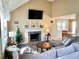 Building Photo - 94 Cottonwood Ln