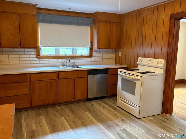 Building Photo - 34 S Rd