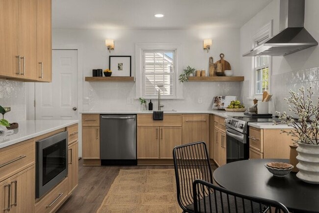 Building Photo - 1326 Ardee Ave