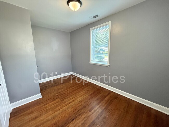 Building Photo - 1096 McEvers Rd