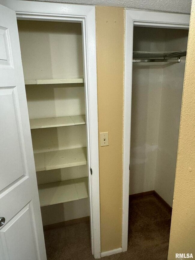 Building Photo - 400 N 5th St