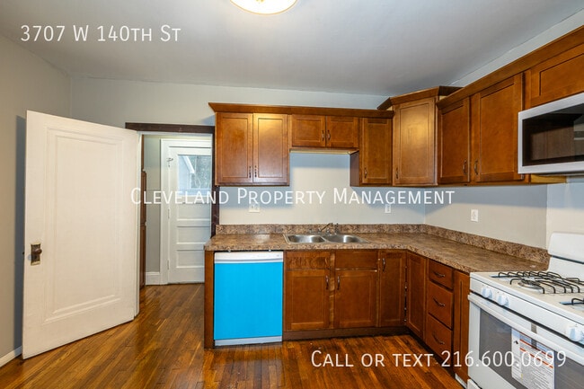 Building Photo - 3707 W 140th St