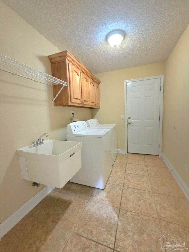 Building Photo - 6057 Paige Pointe Dr