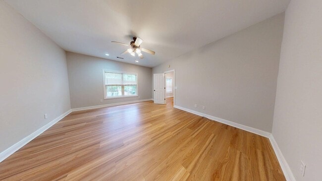 Building Photo - One Level 4 Bedroom Brick Home on N. Colle...
