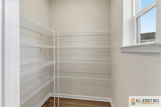 Building Photo - 4 Barton Ave