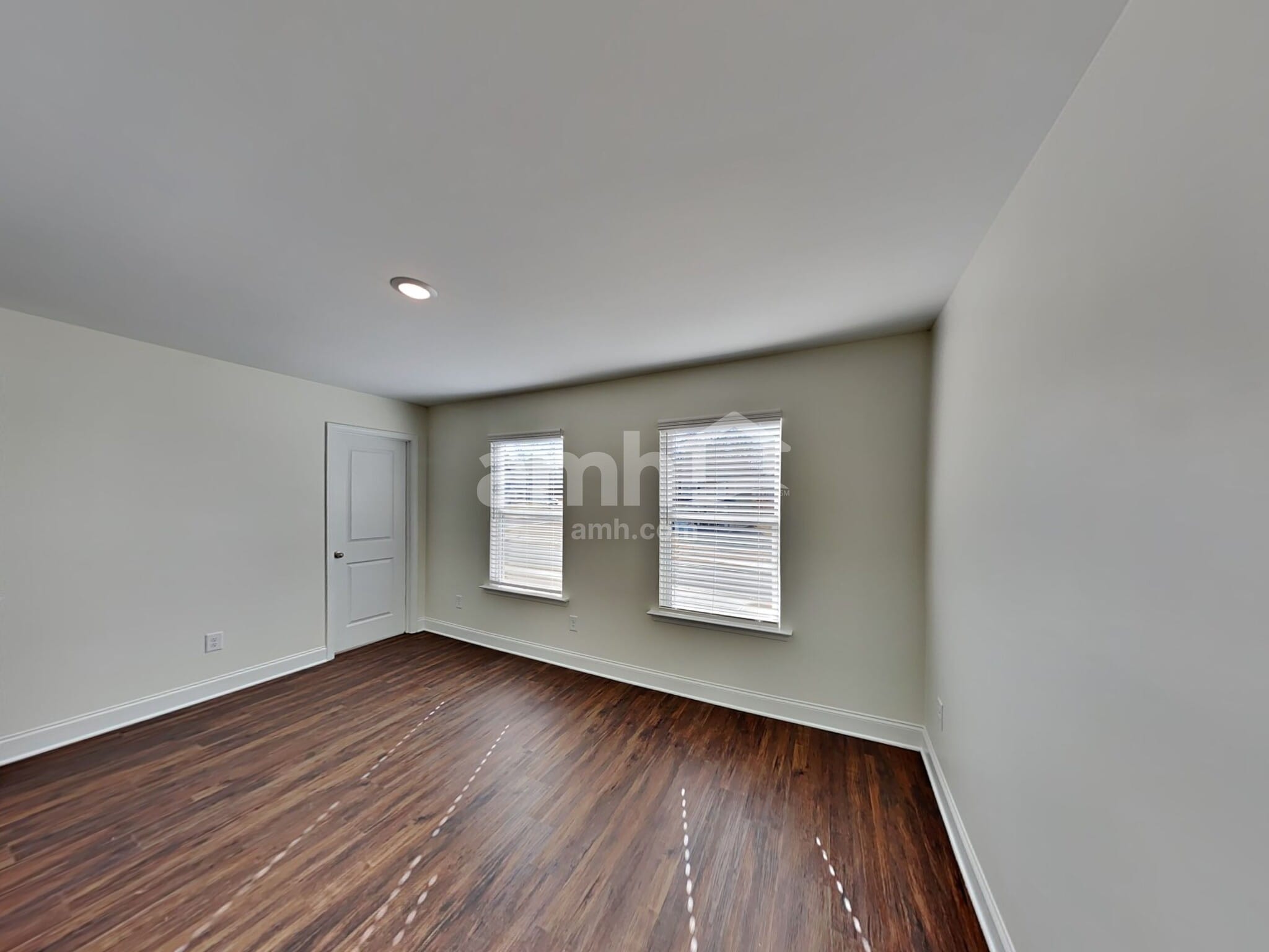 Building Photo - 3901 Chivalry Dr