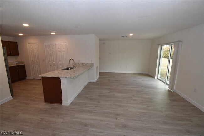 Building Photo - 1791 Pierpoint St