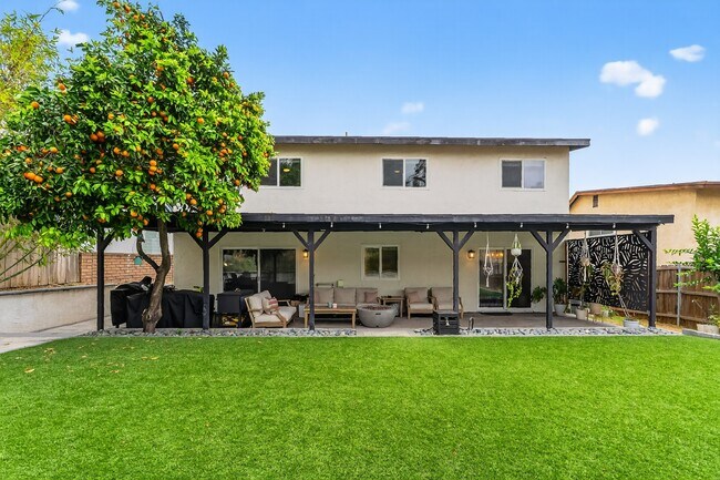 Building Photo - 976 Di Marino St