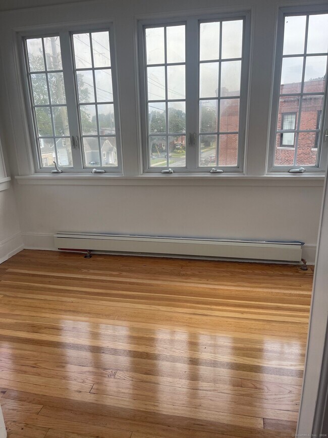 Building Photo - 291 Beechmont Ave