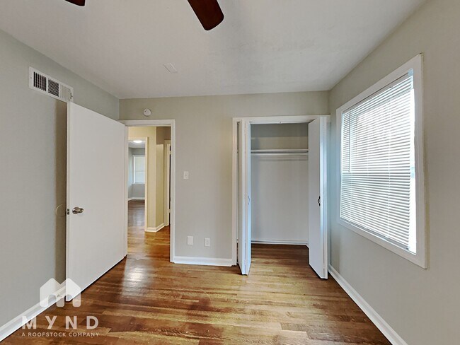 Building Photo - 8206 Whitehead Dr