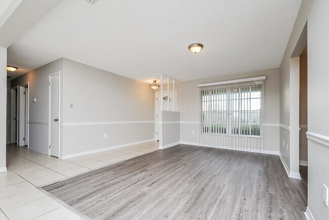 Building Photo - 3412 Groveview Dr