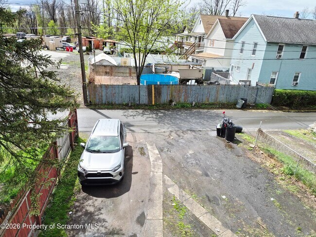 Building Photo - 68 Green Pl