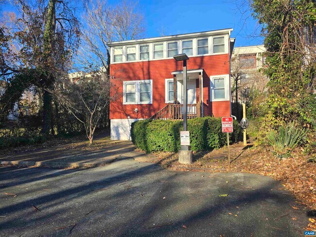 Building Photo - 142 Carlton Rd