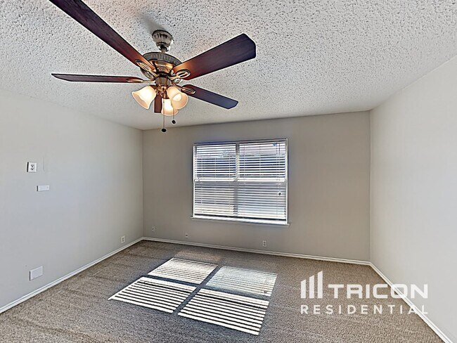 Building Photo - 704 River Run Dr