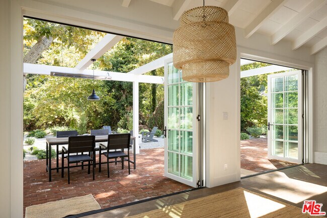 Building Photo - 14462 Sunset Blvd