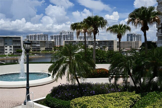 Building Photo - 1000 E Island Blvd