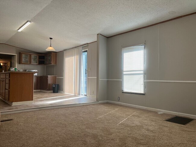 Building Photo - Evergreen Park