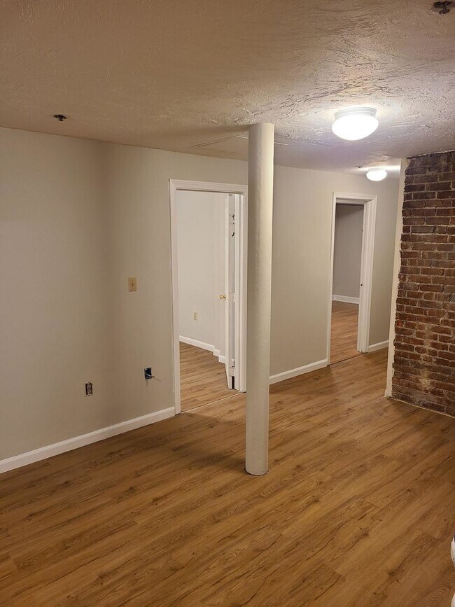 Building Photo - 25 Hemenway St
