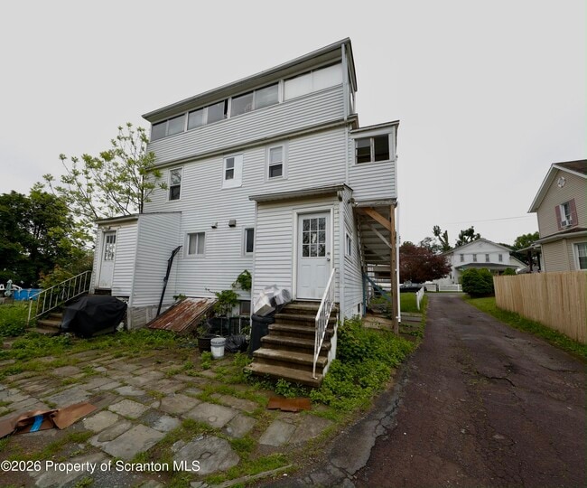 Building Photo - 1731 Wayne Ave