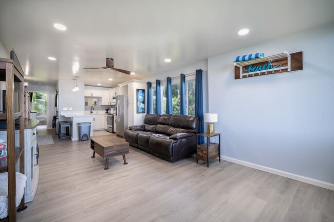 Building Photo - Epic Ocean-View 1bd at Makaua Village — Fully Renovated, Furnished, 2 Parking