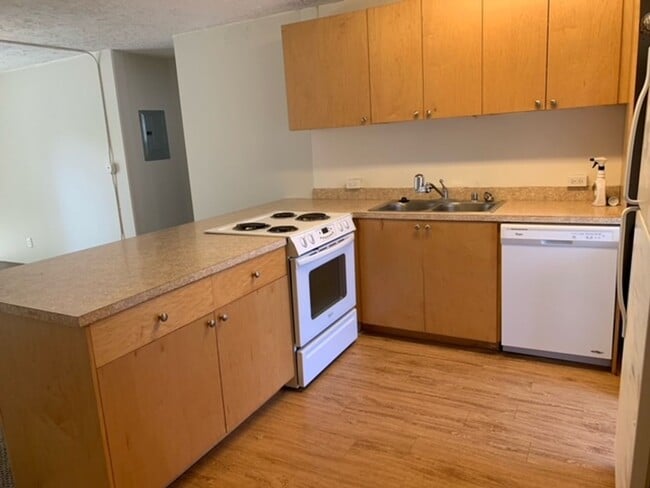 Building Photo - Northbrook-Melemanu -  2 Bedroom, 1 Bath Unit with 1 assigned parking
