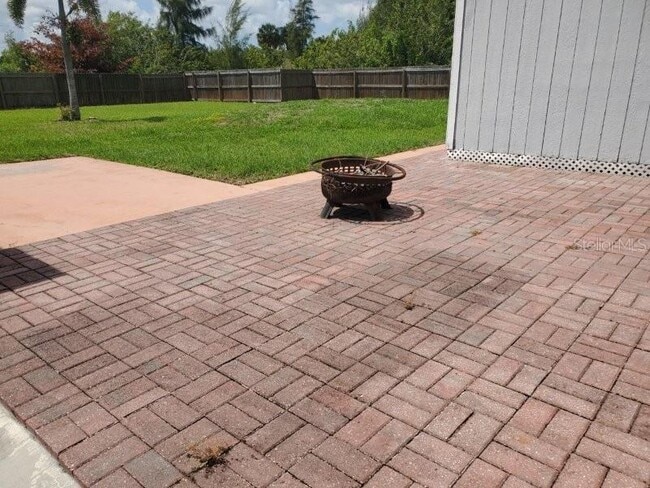 Building Photo - 219 Darst Ave