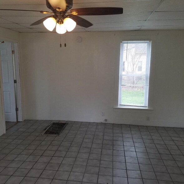 Building Photo - 507 King St