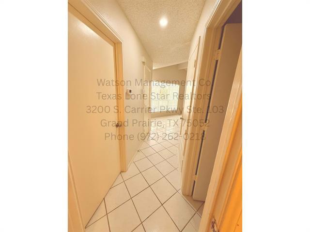 Building Photo - 3015 Oak Ridge Pl