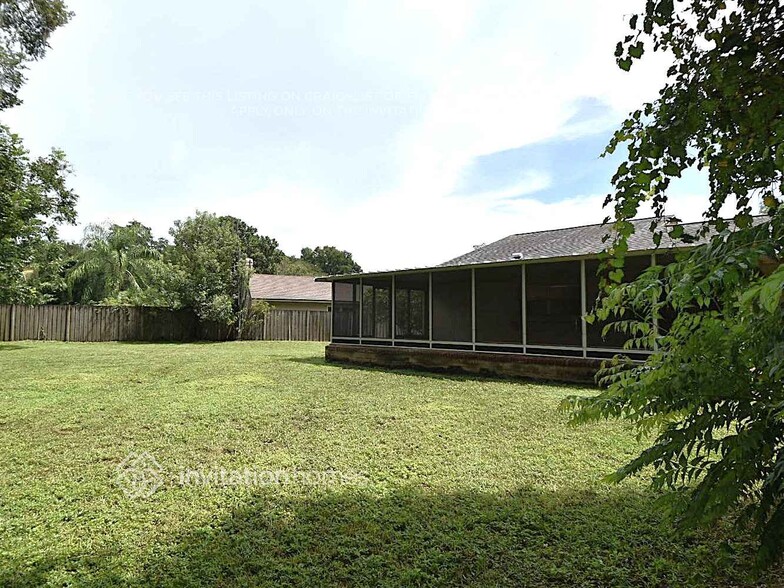 Building Photo - 504 Hillside Ct