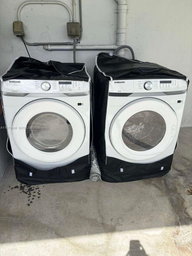 Building Photo - 1170 NW 90th St