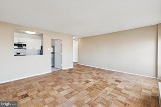 Building Photo - 200 Locust St