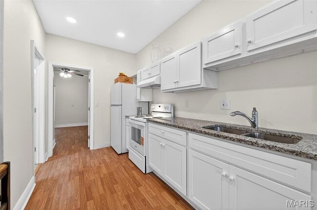 Building Photo - 4218 Vista Ave