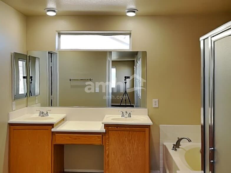 Building Photo - 9318 Aventurine Ct