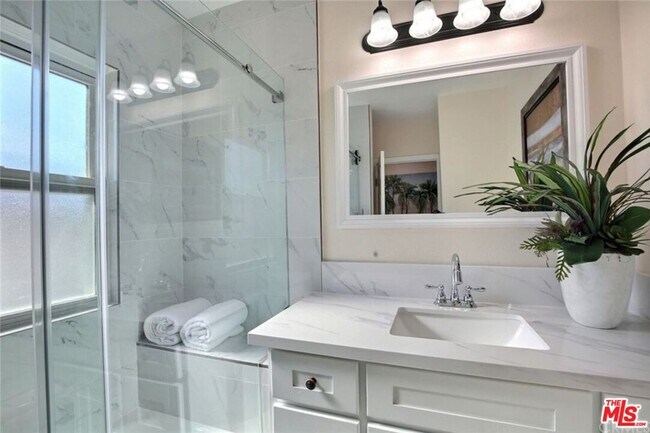 Building Photo - 4014 Verdugo View Dr