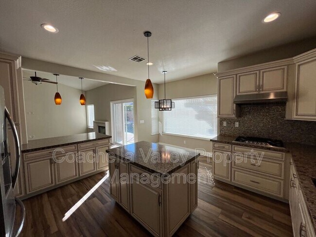 Building Photo - 77597 Carinda Ct