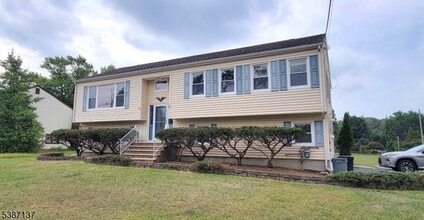 Building Photo - 164 Little Falls Rd