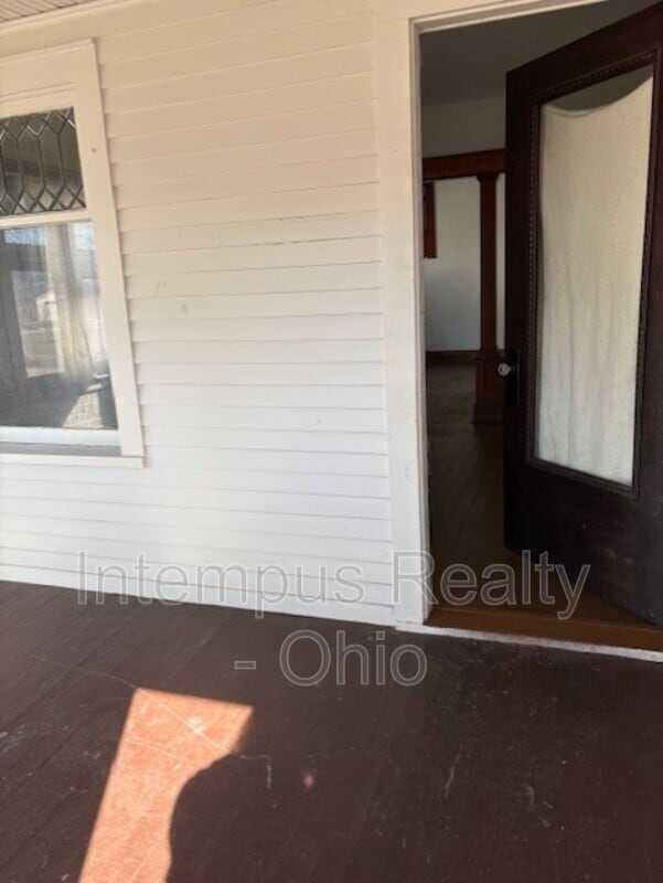 Building Photo - 243 Sexton St