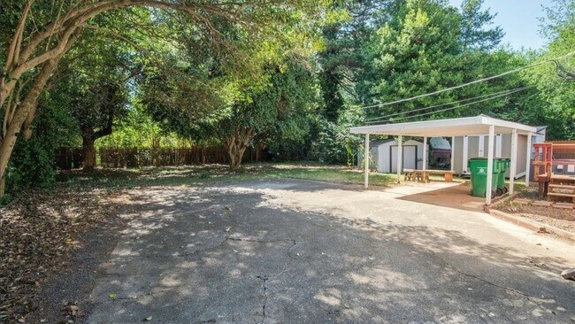 Building Photo - 3037 Marlowe Ave