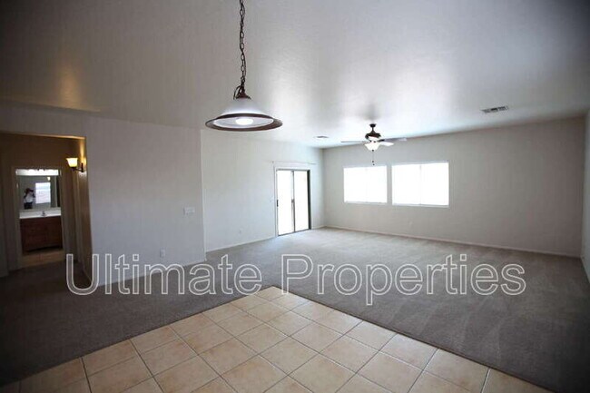 Building Photo - 2215 N 92nd Glen