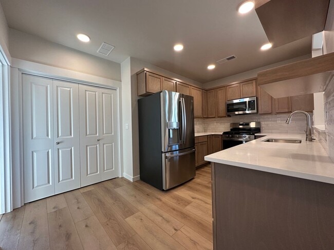 Building Photo - 3bed, 2bath 1,201sq.ft. 2car garage home in Shadow Glen Subdivision - Caldwell