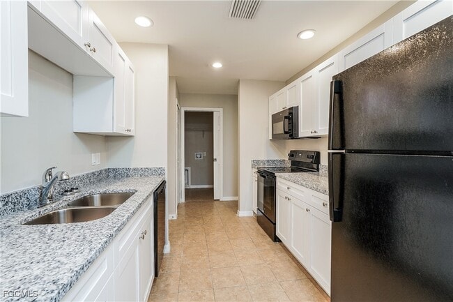 Building Photo - 3203 34th St SW