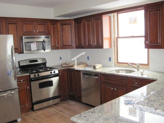 Building Photo - 106 Allston St