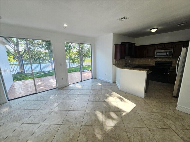 Building Photo - 5450 SW 165th Ct
