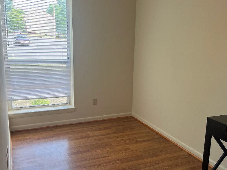 Building Photo - 1348 Hunters Rd