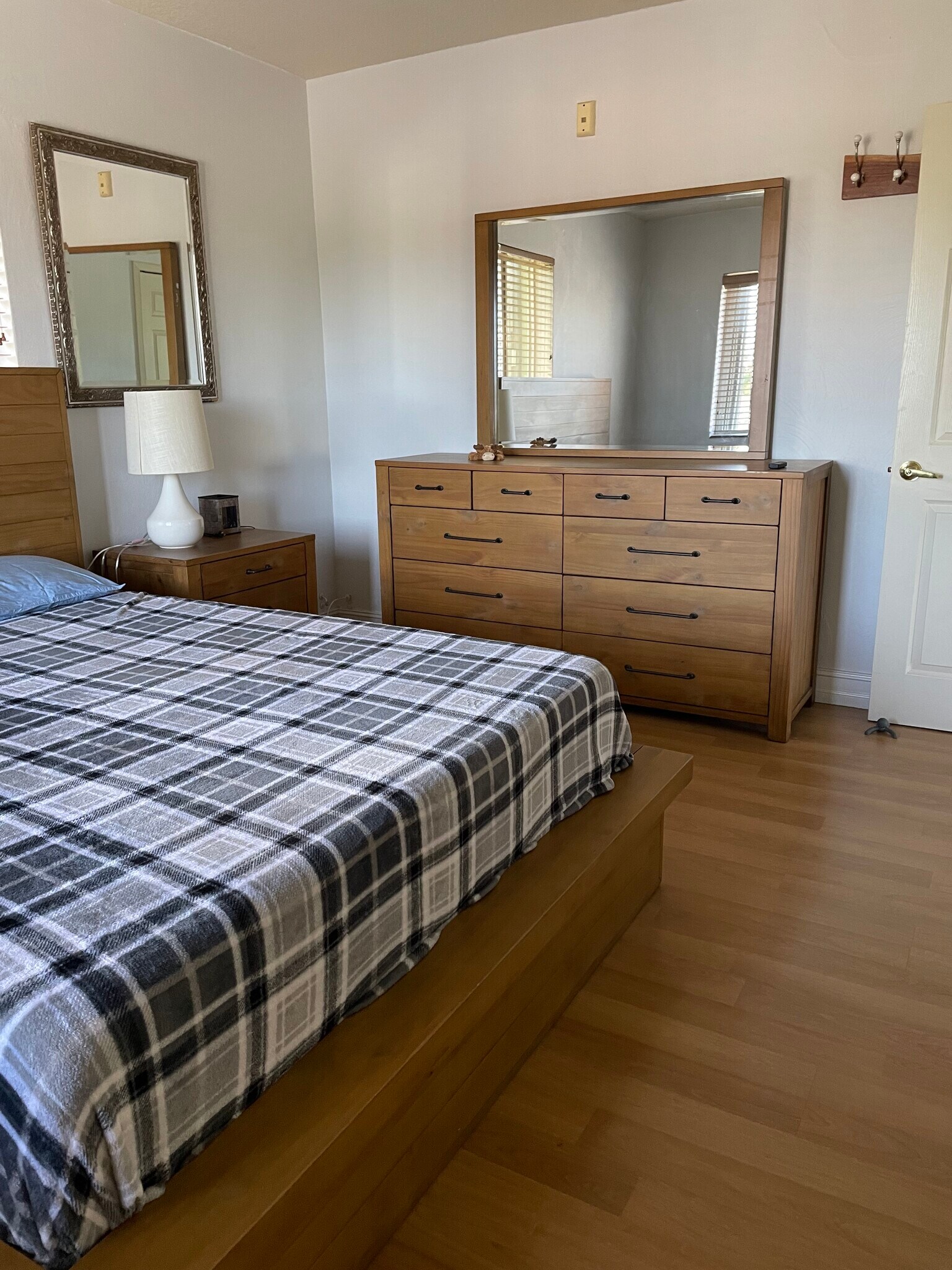 Building Photo - 1423 Holly Heights Dr