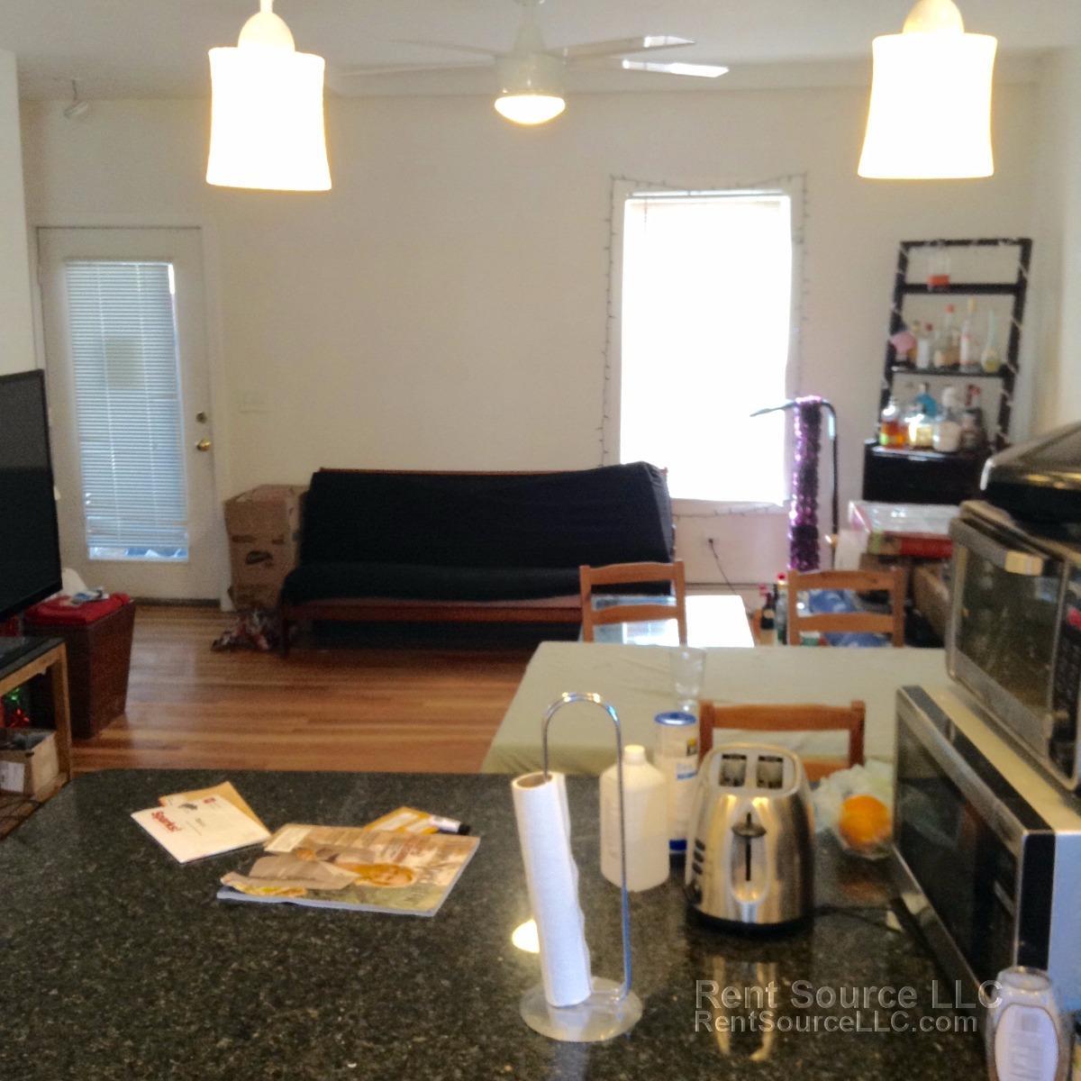 Building Photo - 8 Hingham St