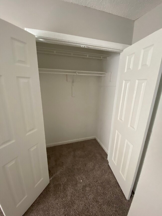 Building Photo - 5541 Oak Branch Cir - Available Now!