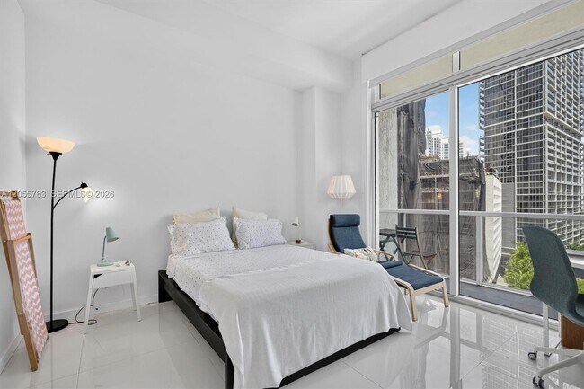 Building Photo - 500 Brickell Ave