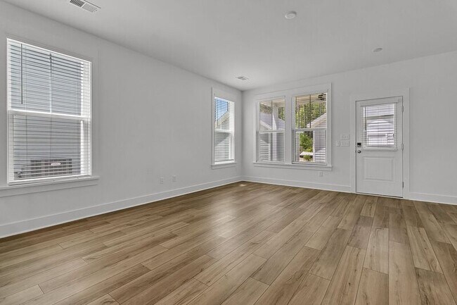 Building Photo - 110 Crimson St