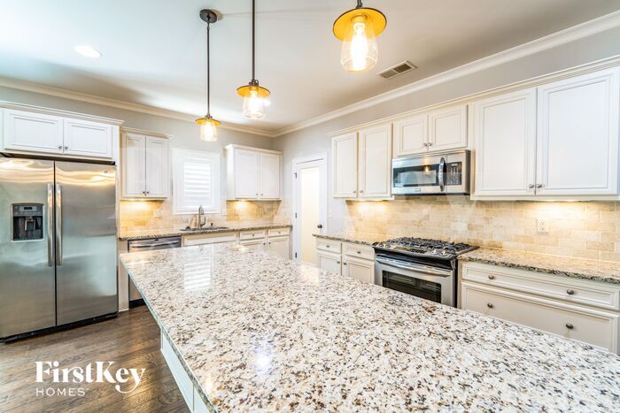 Building Photo - 455 Lake Chelsea Way